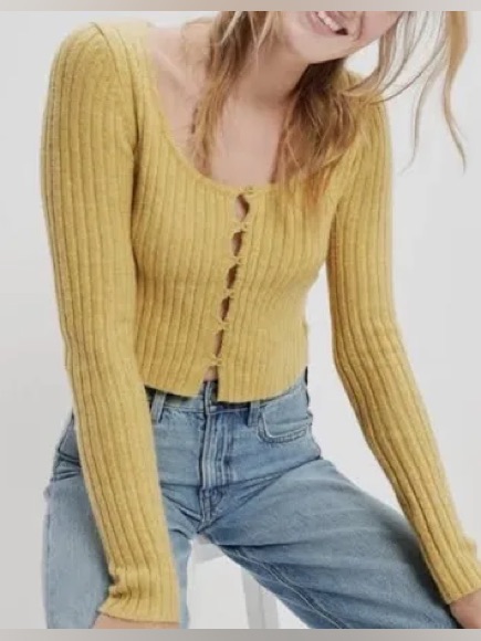American Eagle Women’s Yellow Cropped Knit Cardigan Size Xs